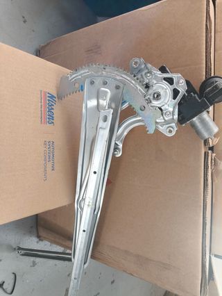 Elevalunas delantero izquierdo Toyota hilux 