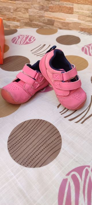 Zapatillas niña rosa -talla 20