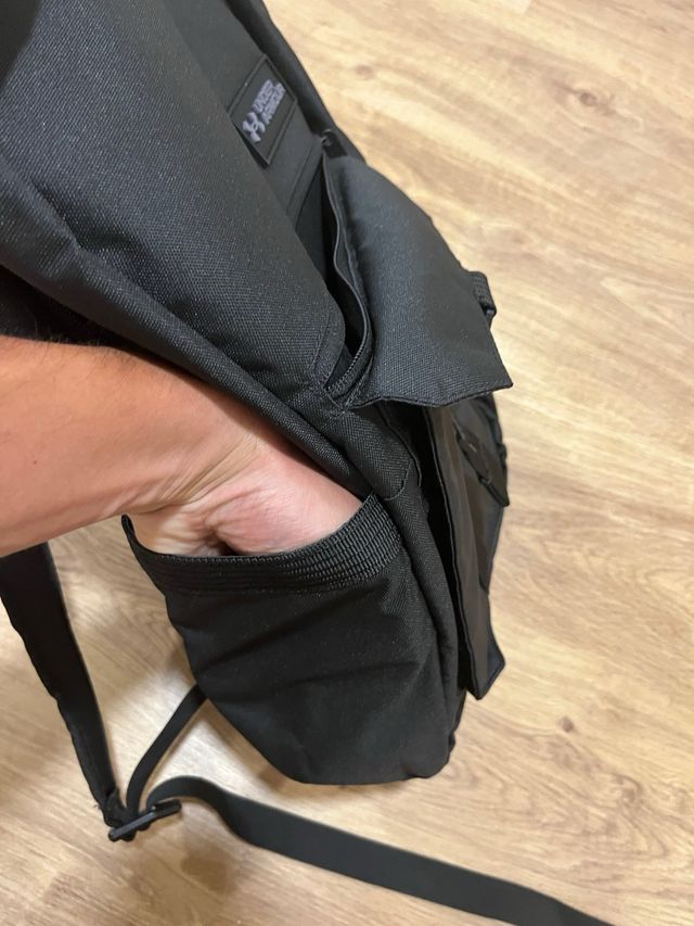 Mochila Under Armour negra - 23L