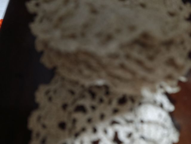 Centrini all'uncinetto beige