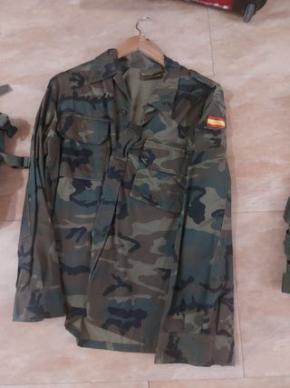 Uniforme camuflaje para caza o airsoft Talla L, 