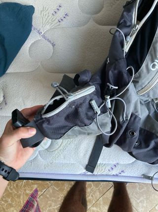 Mochila Quechua montaña gris-negra 20L