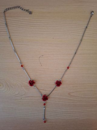 Collar artesanal rojo y plata