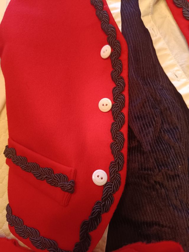 Traje regional niño - Rojo y Negro