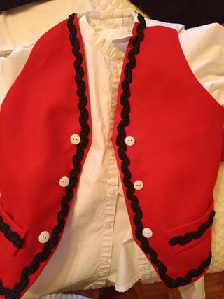 Traje regional niño - Rojo y Negro