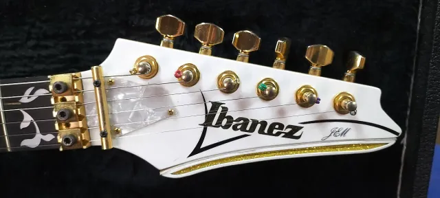 Ibanez JEM7V-WH con Fernandes Sustainer
