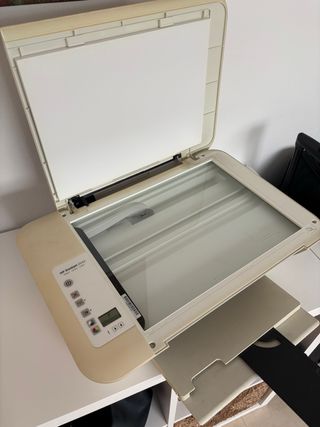 Impresora HP Deskjet 2542 beige