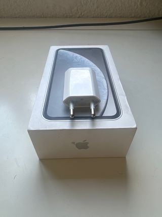 Custodia originale per iPhone XR + caricabatterie Apple