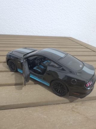 Coche Mustang GT 1:24