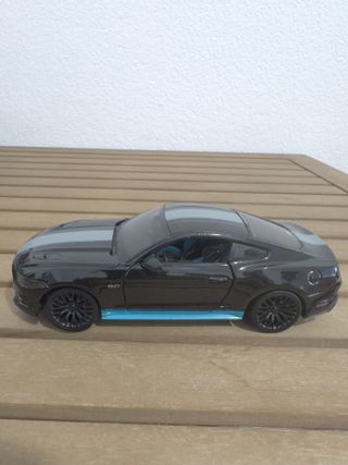 Coche Mustang GT 1:24