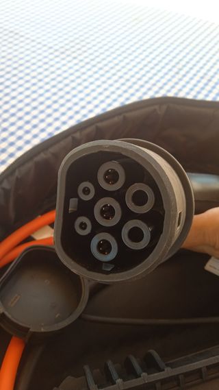 CARGADOR NUEVO COCHE ELÉCTRICO