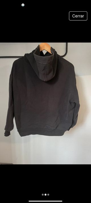 Sudadera Stranger Things Negra. Pull&Bear