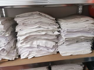 Manteles raso blanco y servilletas
