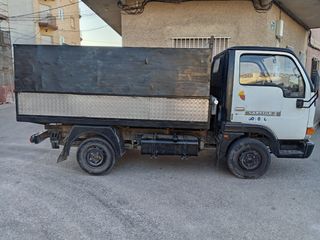 Nissan Cabstar año 2000  2.3 75CV 240.000kl 