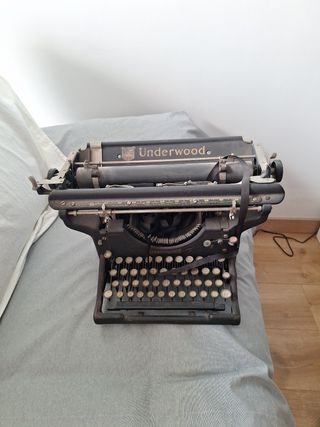 Máquina escribir Underwood antigua