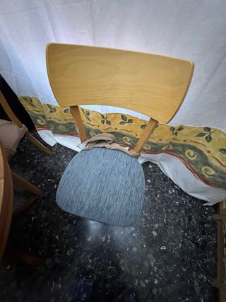 Mesa redonda + 4 sillas madera