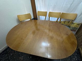 Mesa redonda + 4 sillas madera
