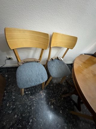 Mesa redonda + 4 sillas madera