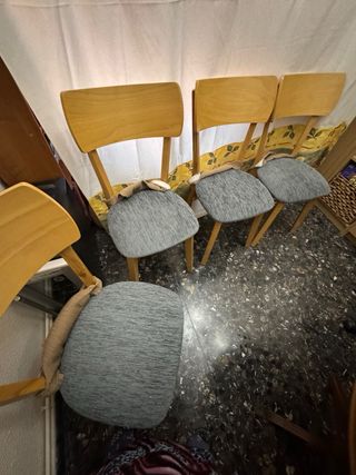 Mesa redonda + 4 sillas madera