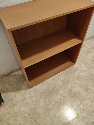 Estantería pequeña de madera
