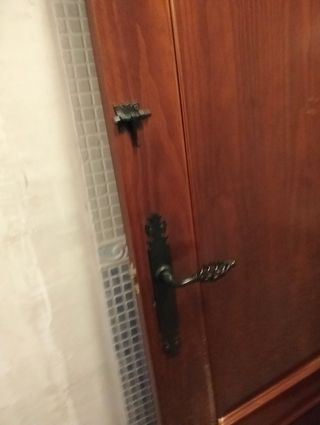 Puerta madera maciza con marco