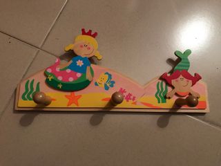 Perchero infantil sirenas - Madera
