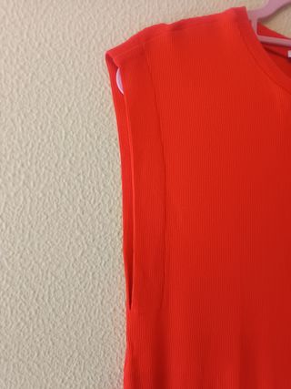 Vestido midi rojo - sin mangas