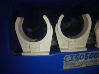 50 Clips tubería PVC: 28 dobles+40-42m de una vía.