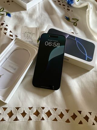 iPhone 16 Pro - Nero