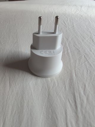 Adaptador  AC 5.1V 1A
Cámara Logitech Circle