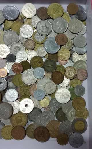 Un chilo monete vari stati