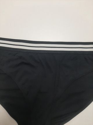 Braga de bikini talla 52 negra