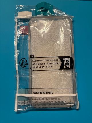 Cover per iPhone 16 (opaca e bianca)