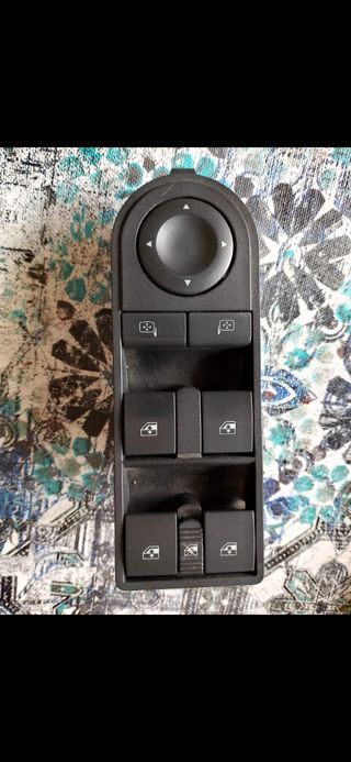 Botonera elevalunas Opel Astra H