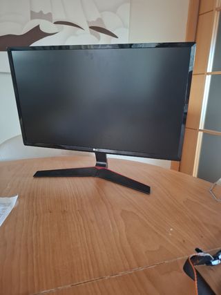 Monitor LG 24" - Negro/Rojo