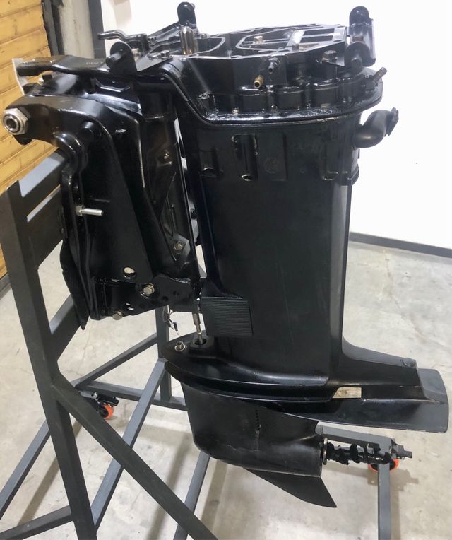 Cola escape y transom Mercury Optimax 2.5 V6