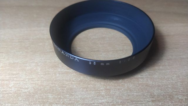 Obiettivo Miranda 35mm f/2.8 con paraluce