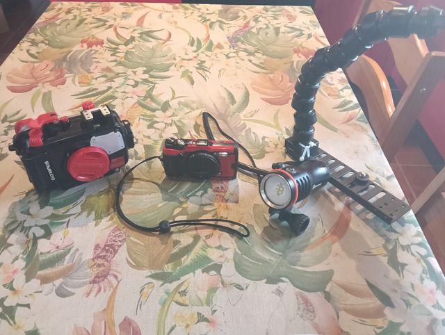 Cámara olympus Tg5 Carcasa Pt-058 Foco buceo Subaq