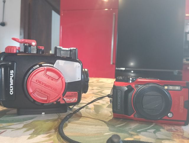 Cámara olympus Tg5 Carcasa Pt-058 Foco buceo Subaq