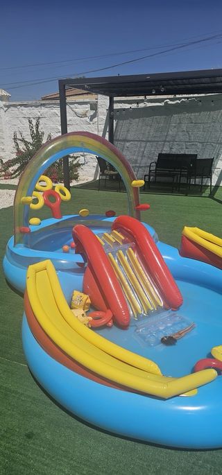 Piscina Intex hinchable arcoiris
