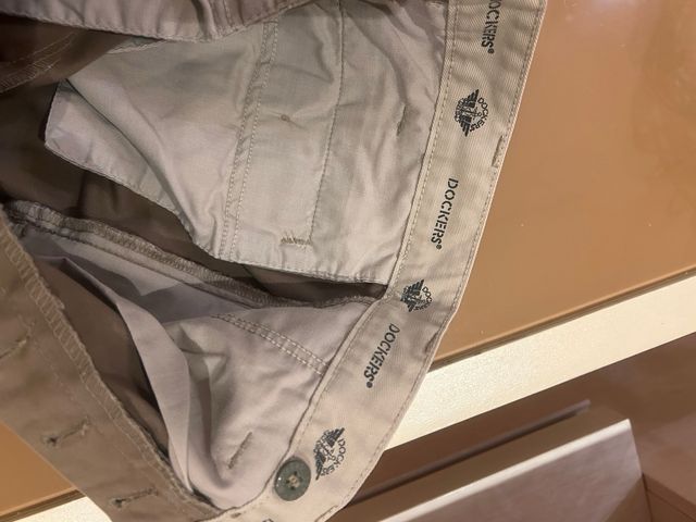 Pantalón Dockers beige 30W x 32L