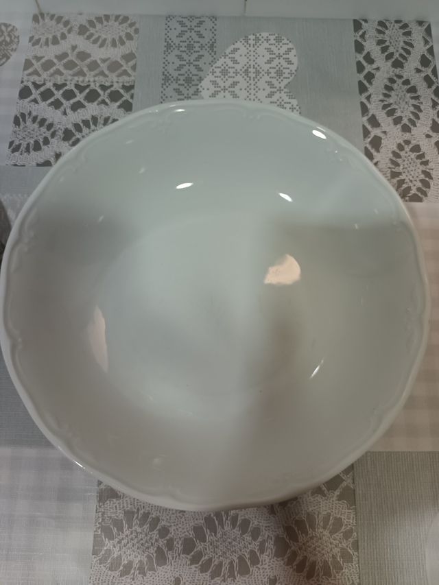 2 Pratos de porcelana branca Bidasoa