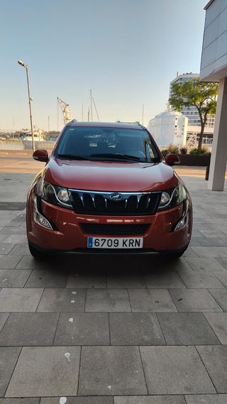 MAHINDRA XUV500 FWD 4X2 W8 7 plazas