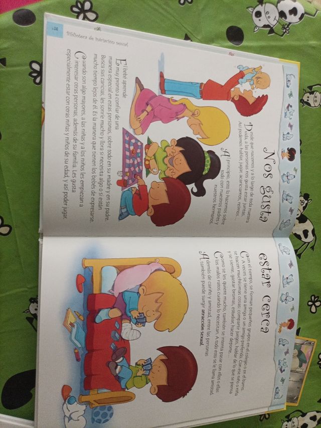 Libro Infantil ¿Qué hacen papá y mamá?
