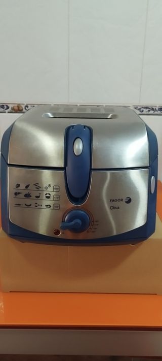 Freidora con cesta, azul