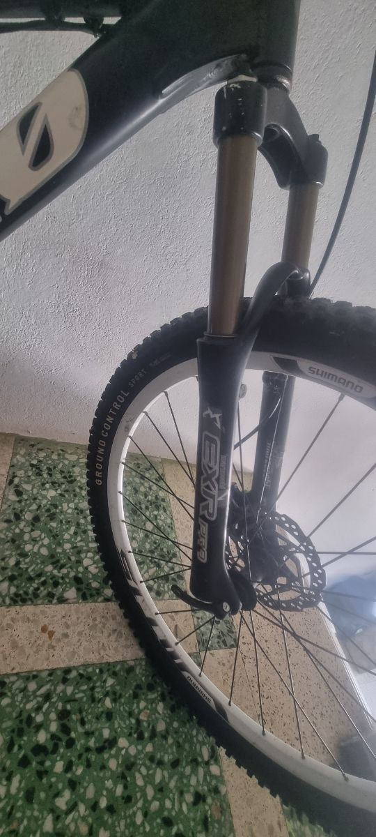 Bicicleta Scott Voltage YZ0 recién revisada 