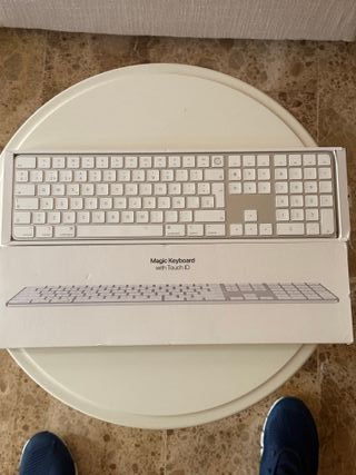 Teclado Apple Magic Keyboard con Touch ID