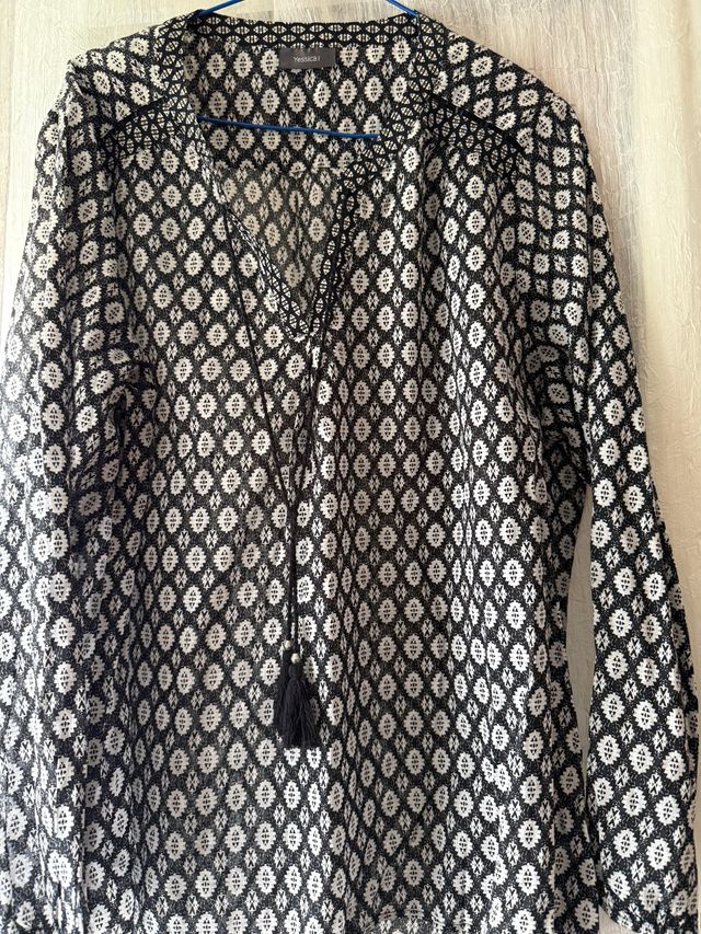 Blusa negra y blanca T48 (4XL)