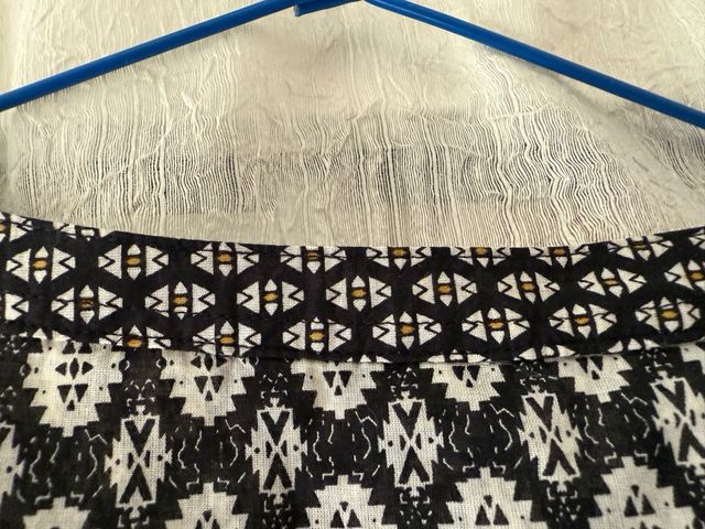 Blusa negra y blanca T48 (4XL)