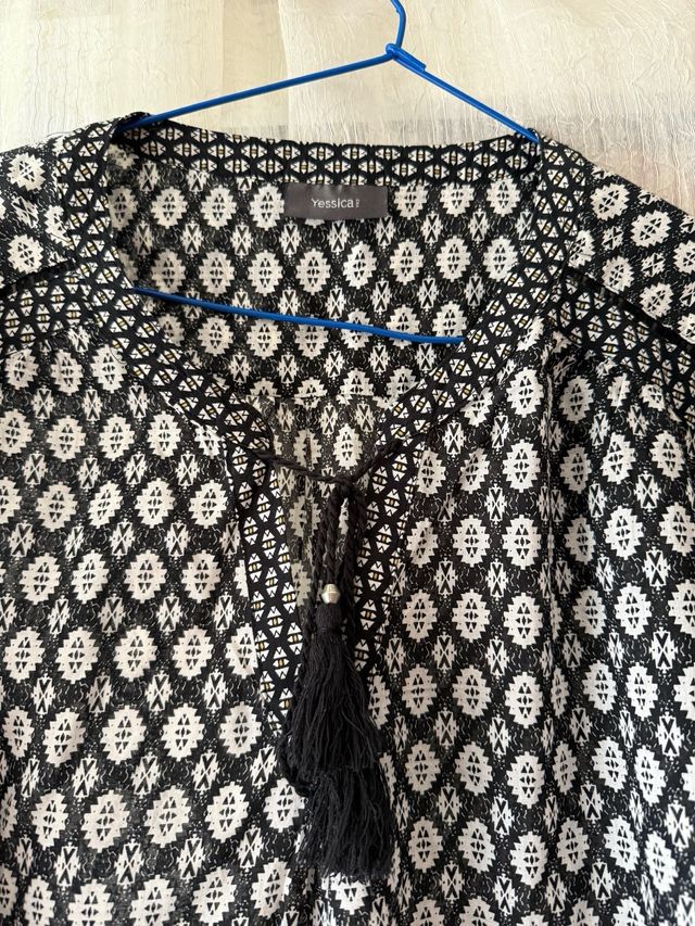 Blusa negra y blanca T48 (4XL)